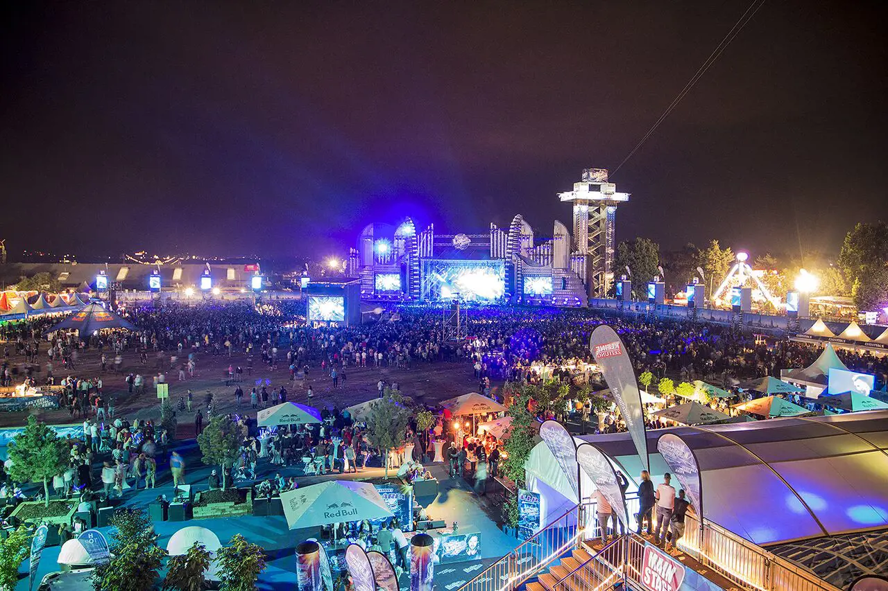 Lake Festival 2015 from partyarea back to relaxingresort